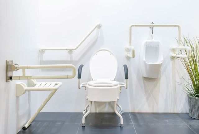 Krzesło toaletowe, czy wózek toaletowy?